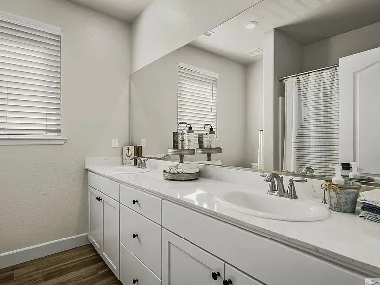 2136 Marcus Way — Photo 11