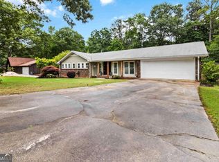 2228 Chaparral Dr, Snellville, GA