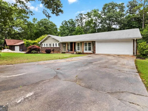 2228 Chaparral Dr, Snellville, GA 30078