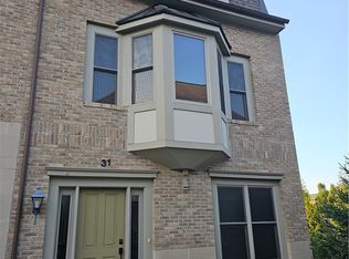 31 Ashbourne Dr, Westlake, OH 44145