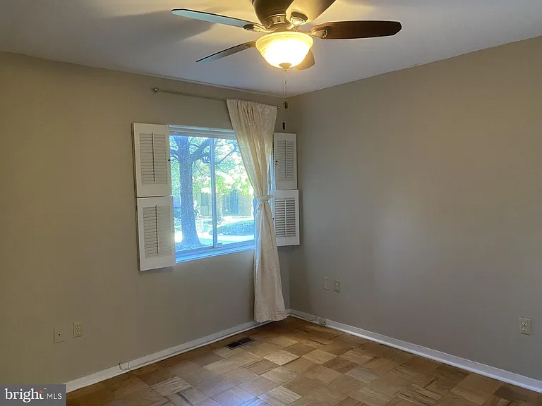 33 Stonehenge Cir #3 — Photo 19