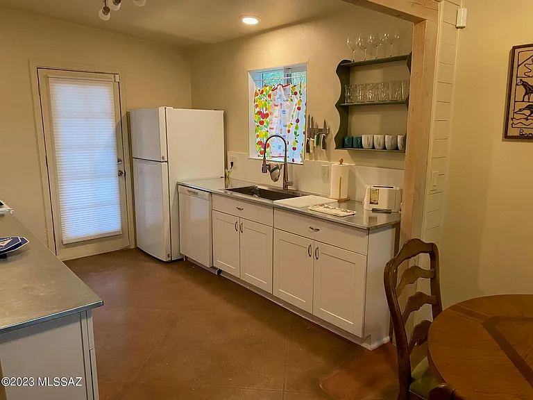 2801 E Copper St — Photo 5
