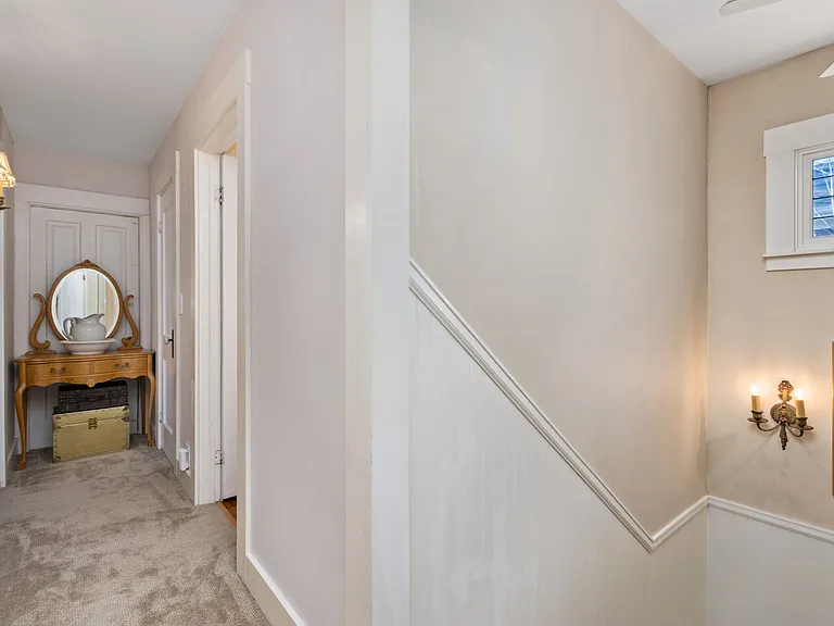 1500 W Oak St — Photo 22