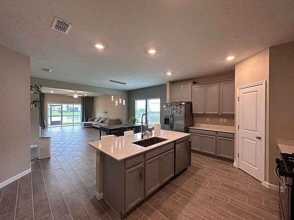 5th image of 3960 Cloverdale Ct
