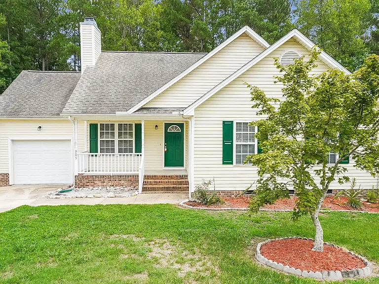 305 Wood Green Dr — Photo 1