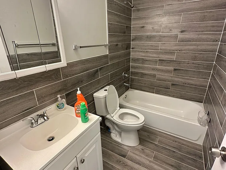 151 Howard Ave #2R — Photo 5