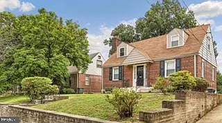 170 Chesapeake St SW — Photo 2