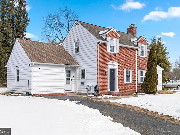 3rd image of 8 Georgetown Rd