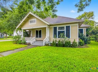 108 W San Antonio St, Victoria, TX 77901