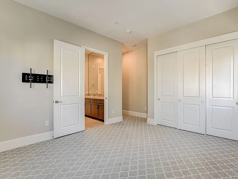9133 Las Manaitas Ave #302 — Photo 34