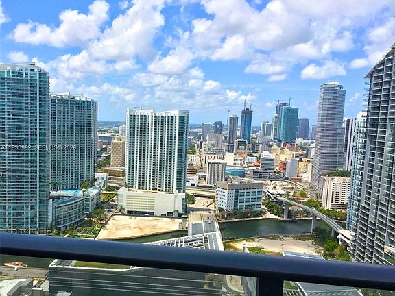 3rd image of 45 SW 9th St APT 3601