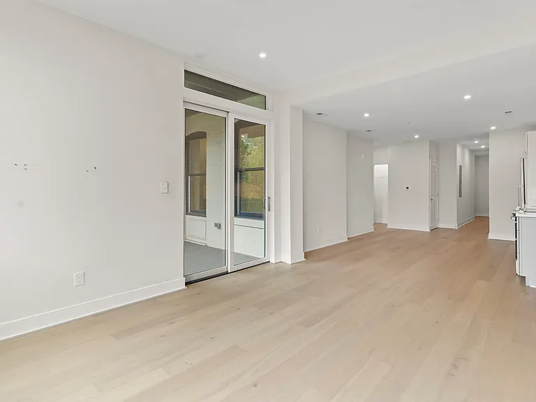 3016 Dumbarton St NW #401 — Photo 19
