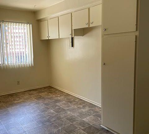 5th image of 1600 S Baldwin Ave #15