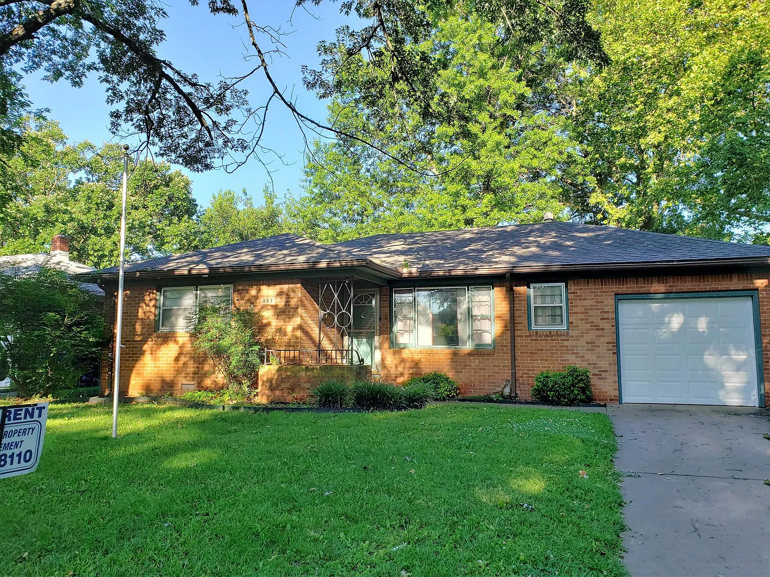 3 bed, 1226 sqft, $1,350 — Photo 1