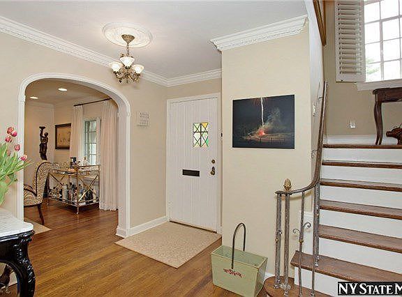 3rd image of 62 Laurel Ln