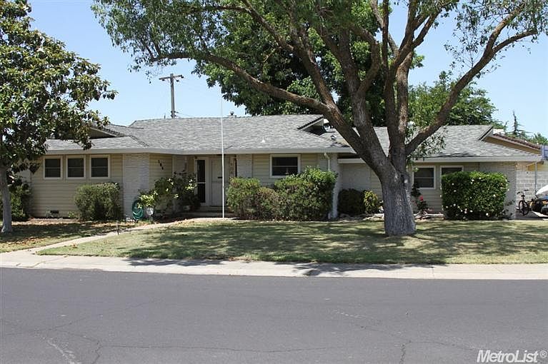 1st image of 106 Vandenberg Cir