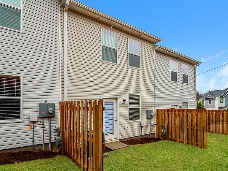 10 Oak Rose Dr — Photo 15
