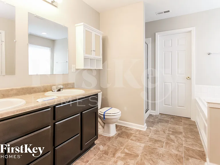 527 Hollow Pear Dr — Photo 9