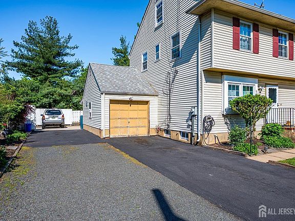 3rd image of 426 Frederick Ave