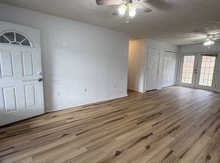 213 Post Rd #3, Falls Mills, VA 24613