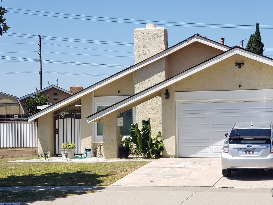 1st image of 945 W Carol Ave