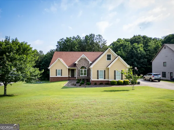 725 Lincoln Dr, Winder, GA 30680
