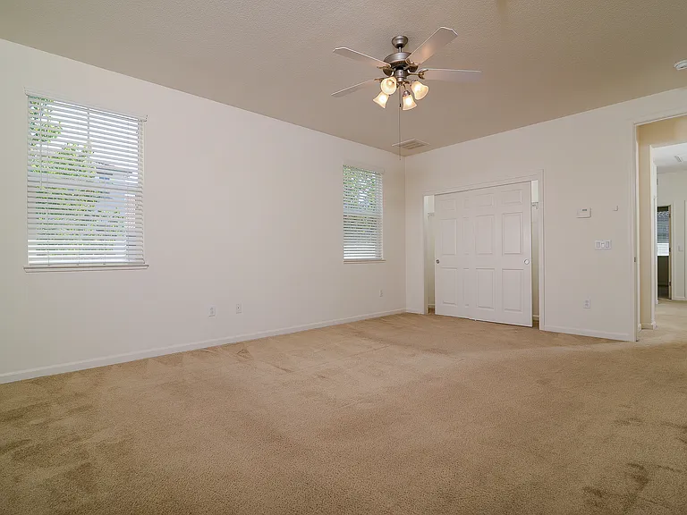 2300 Las Palomas Loop — Photo 11