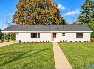 2112 Woodmont Dr SE, Decatur, AL 35601