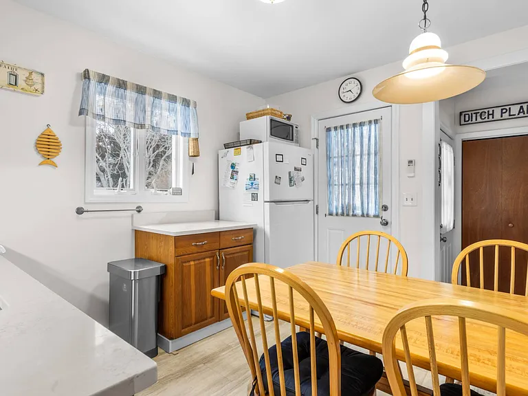 12 Sanger Pl — Photo 9