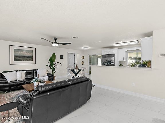 5th image of 1245 Arlington Cir