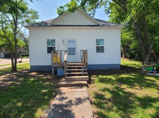702 W 4th St, Wellington, KS 67152