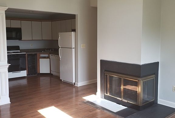 3rd image of 139 Woodward Ln