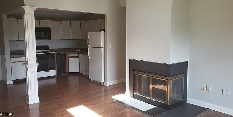 139 Woodward Ln — Photo 3