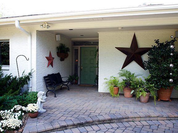 2nd image of 5802 Lyons View Pike