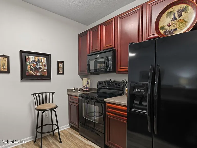 8218 Green Parrot Rd #105 — Photo 9