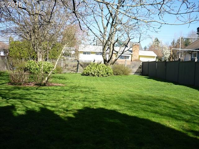 2nd image of 0 E Burnside St