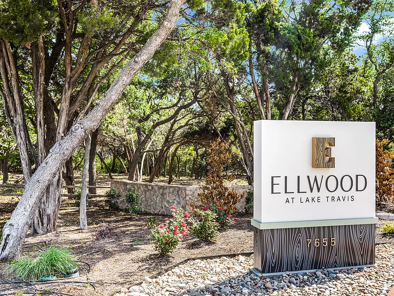 Ellwood at Lake Travis — Photo 47