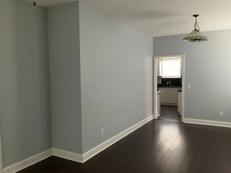 22 N Sweetbriar Ln — Photo 4