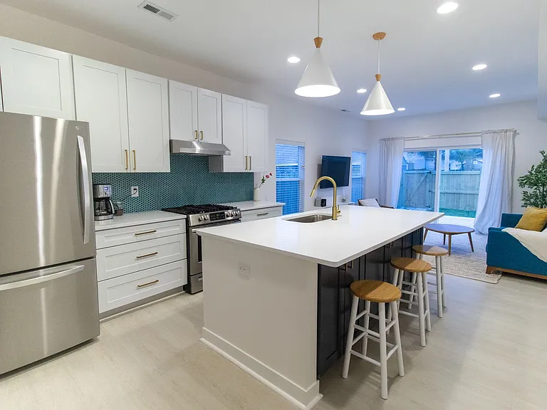 1627 English Ave — Photo 2