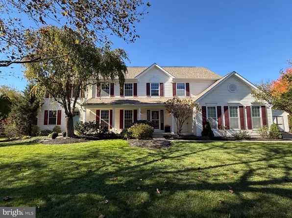 5220 Lovering Dr, Doylestown, PA 18902