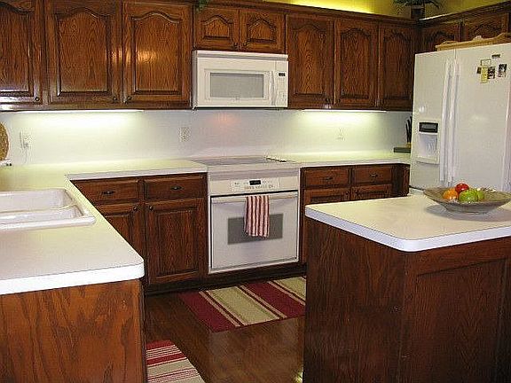 Open Kitchen with Floating Island