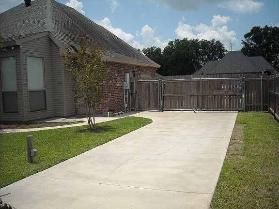 2nd image of 227 Brentwood Dr
