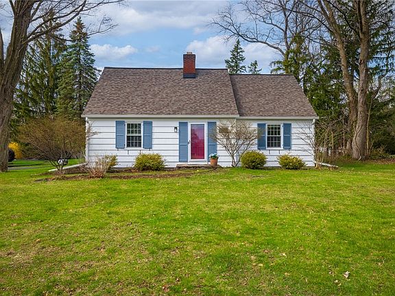 5th image of 1534 Crittenden Rd