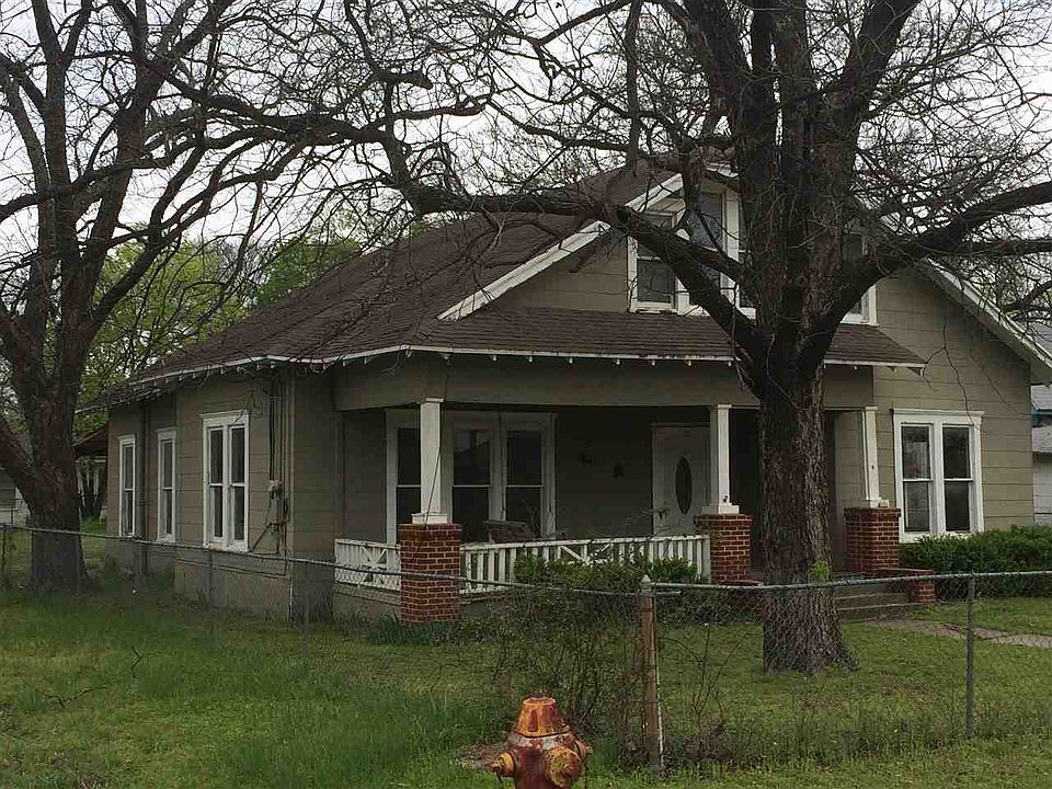 1st image of 701 E Navarro Ave