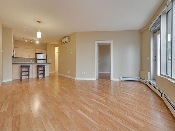 4th image of 10136 104th St NW #603
