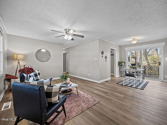 5th image of 501 Oak Lane