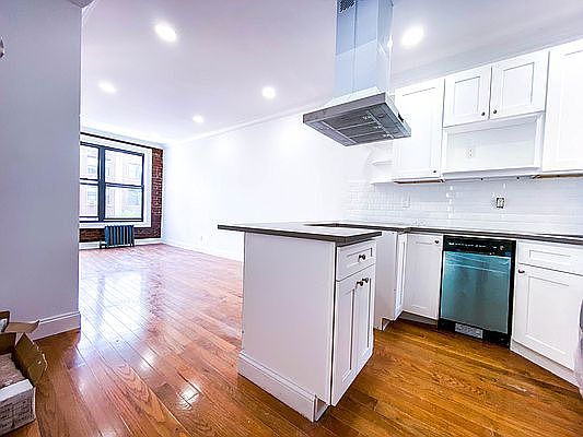 3rd image of 3704 30th Ave APT 3F