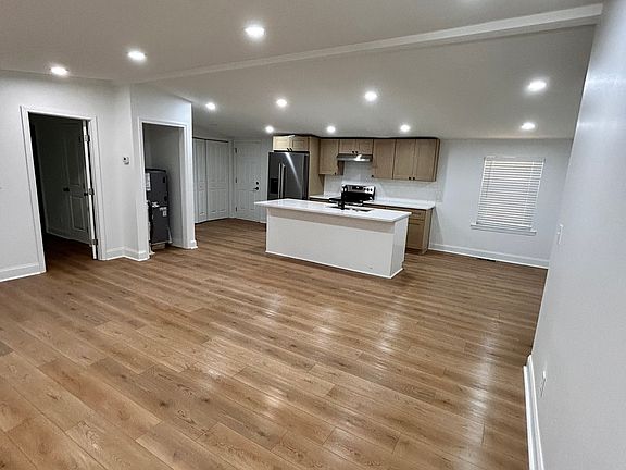 4th image of 3839 Parkertown Rd
