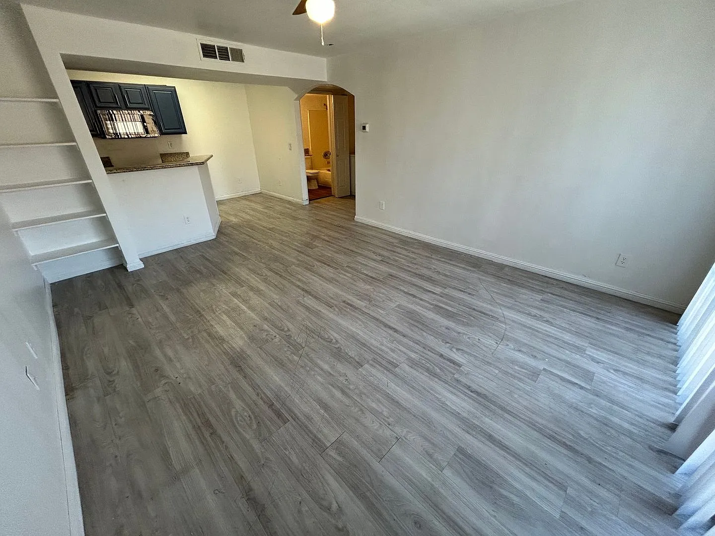 Limited Time Move In Special With This Cozy 1 Bedroom Top Floor Condo — Photo 3