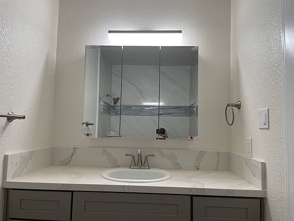 4th image of 5353 Gibbons Dr